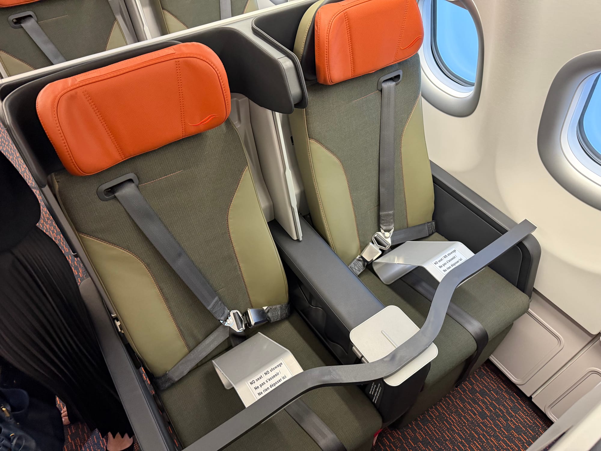 A window pair of the Air Côte d’Ivoire premium economy seat, with the blocker bars.